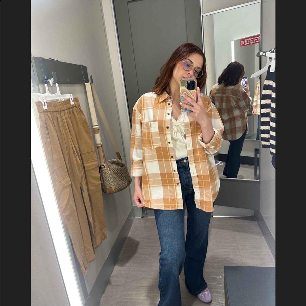 Oversized Flannel Long Sleeve Collared Button-Down Shirt - Light Blue Plaid